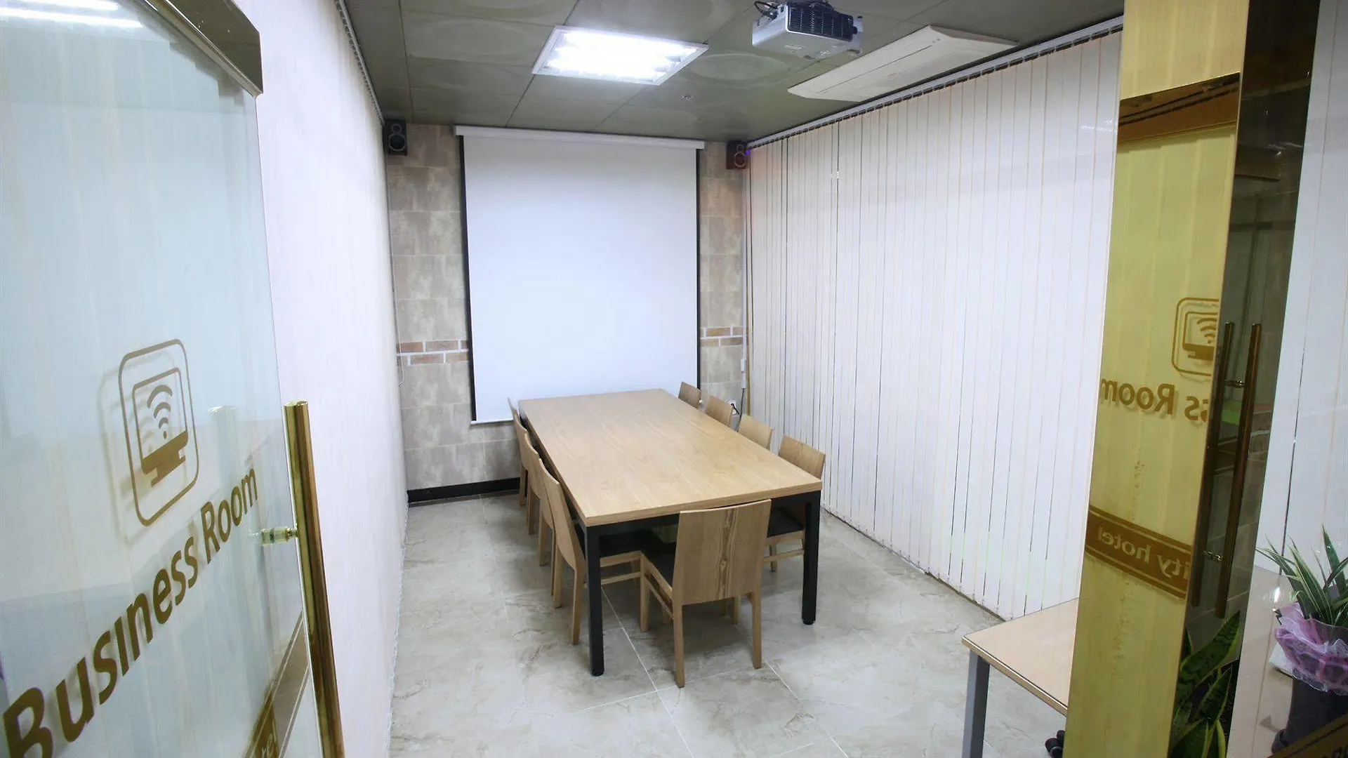 Coop City Hotel Oryu Station Seoul 3*,